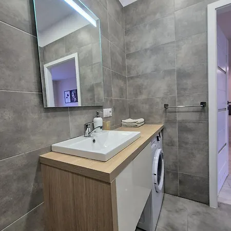 Apartament Charming In The Centre,