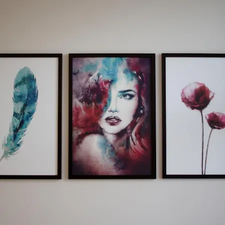 Apartament Charming In The Centre, *