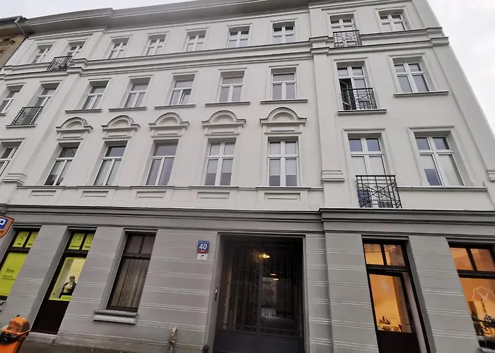 Charming In The Centre,