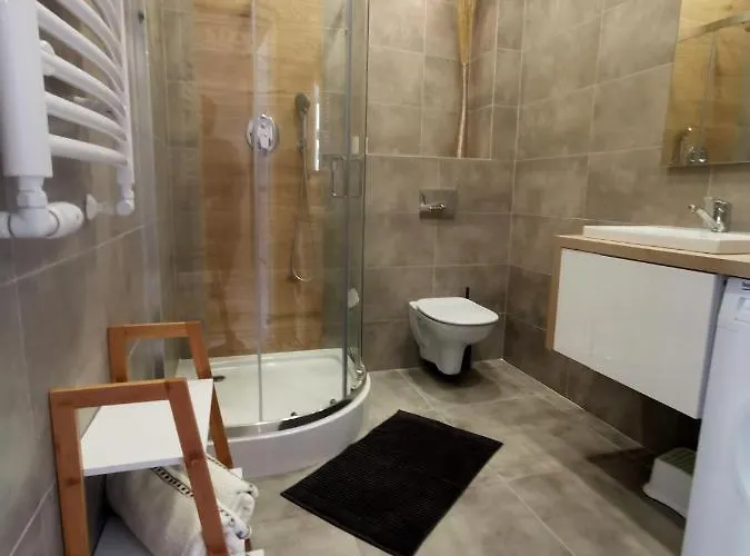 Charming In The Centre, *