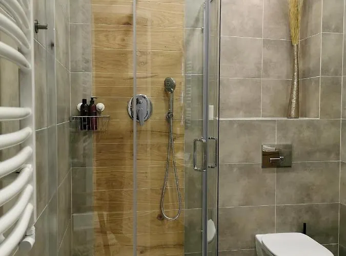 Charming In The Centre, *